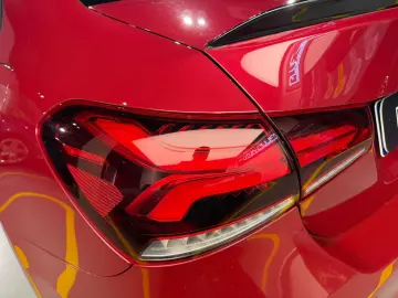 Mercedes-Benz A 250e AMG Pano Burm Camera