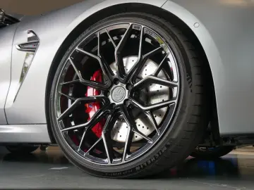 BMW M8 Competition Carbon B&W 21  Wheelforce TV 360