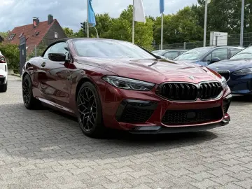 BMW M8 Cabrio M Competition   B&W MCarbonMotorabdeck