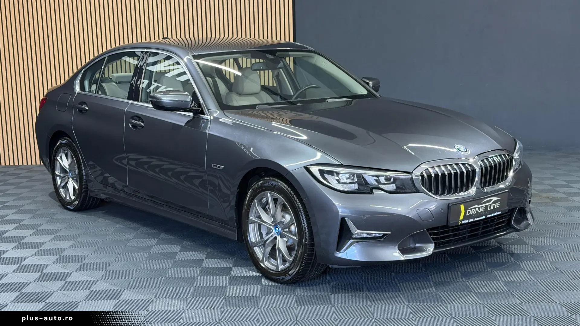 BMW 3er 330e Luxury