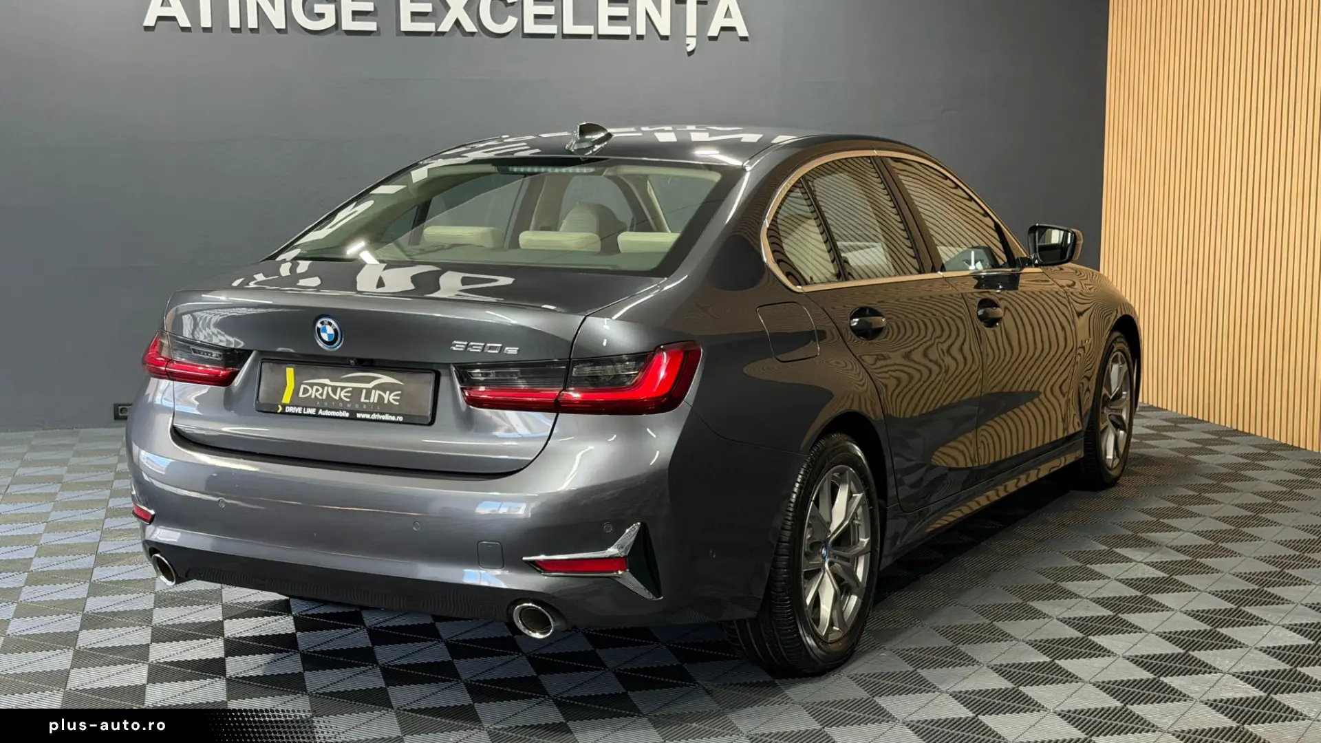 BMW 3er 330e Luxury