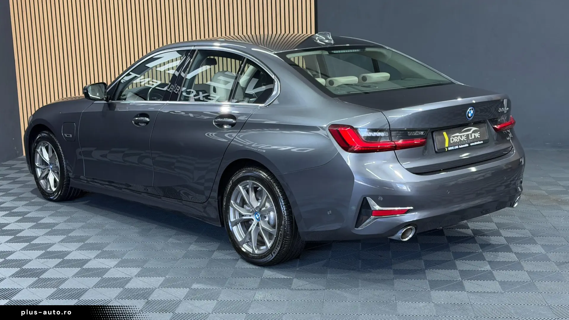 BMW 3er 330e Luxury