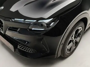 Alfa Romeo Junior Hybrid eDCT