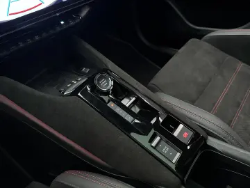 Alfa Romeo Junior Hybrid eDCT