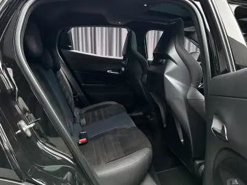 Alfa Romeo Junior Hybrid eDCT