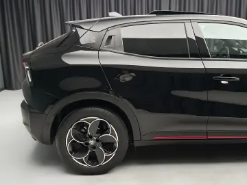 Alfa Romeo Junior Hybrid eDCT