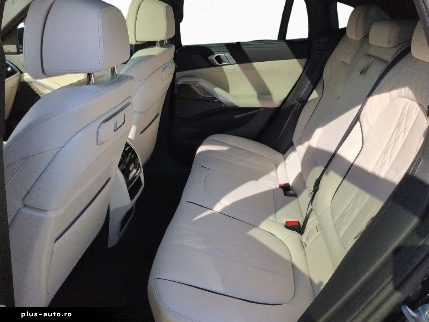 BMW X6 în leasing operațional MOOV