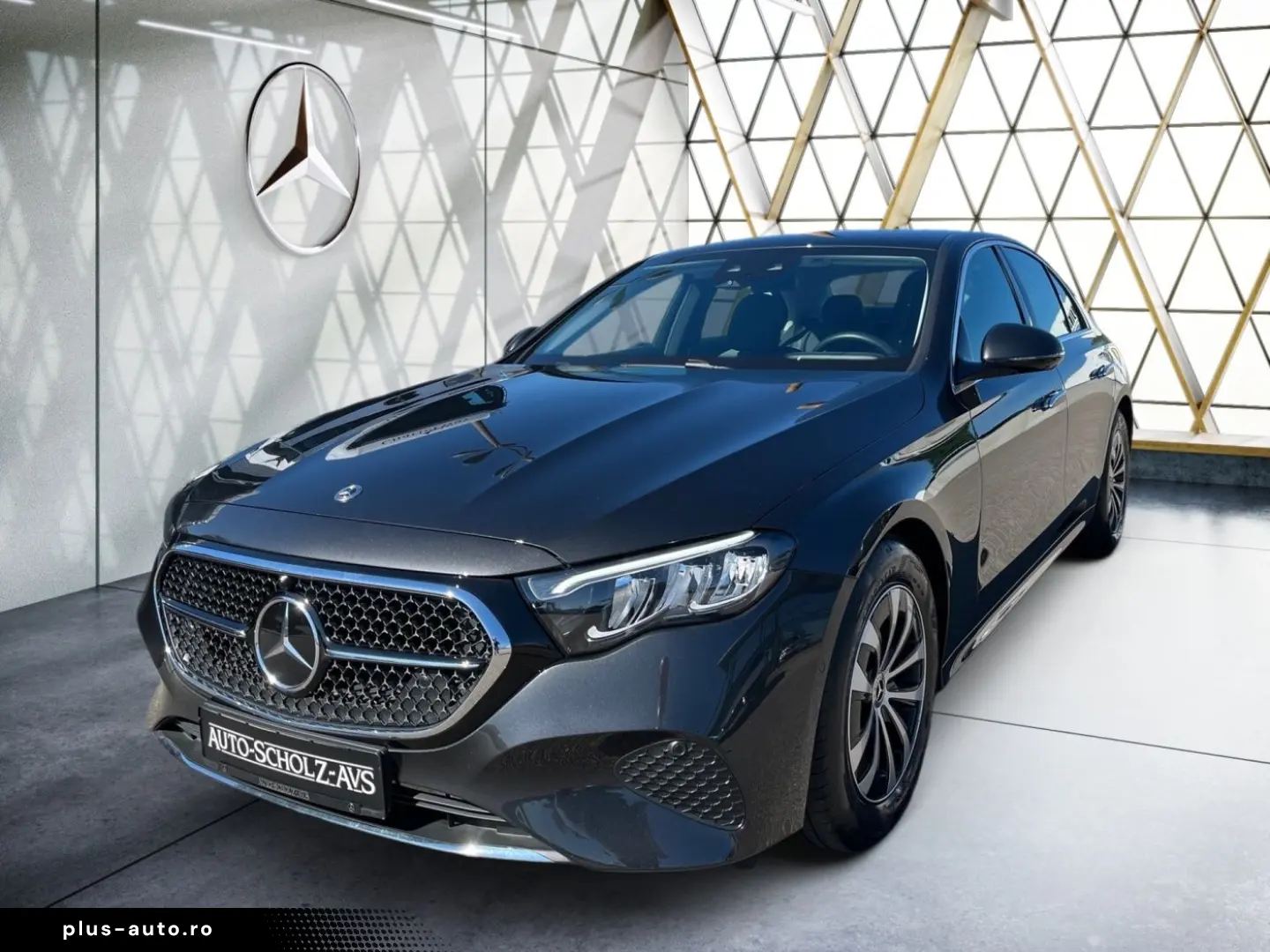 MERCEDES-BENZ Clasa E în leasing operațional MOOV