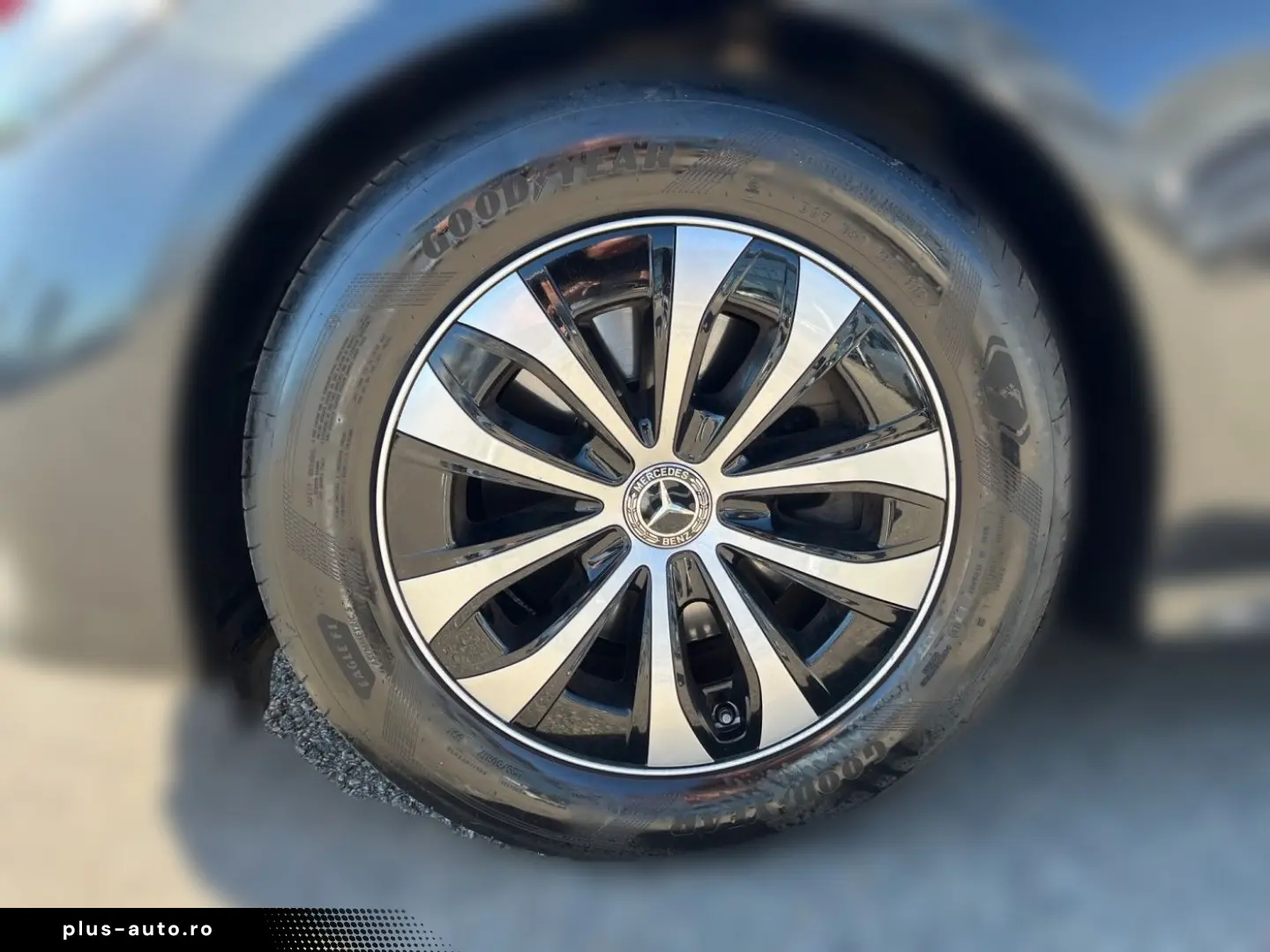 MERCEDES-BENZ Clasa E în leasing operațional MOOV