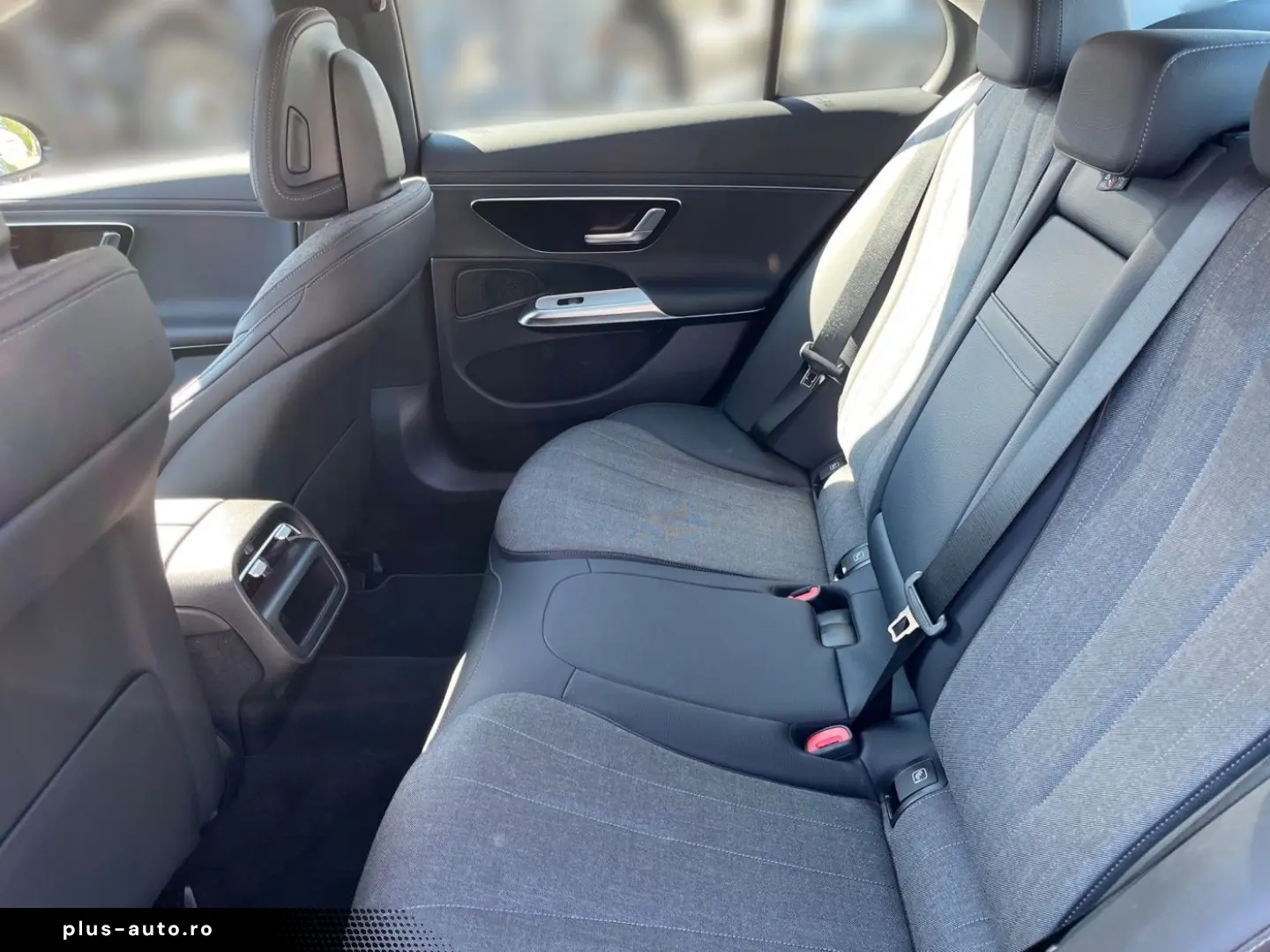 MERCEDES-BENZ Clasa E în leasing operațional MOOV