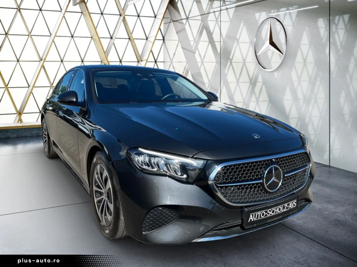 MERCEDES-BENZ Clasa E în leasing operațional MOOV