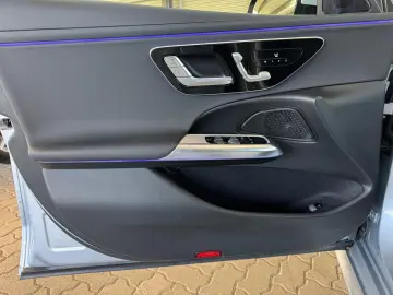 MERCEDES-BENZ E 300 e T Avantgarde Advanced 360  Dig…