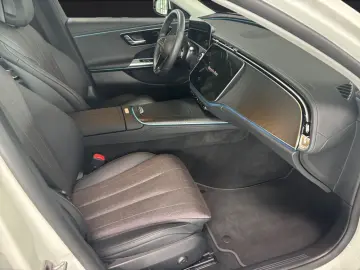 MERCEDES-BENZ E 220 d T Avantgarde Advanced LED Kamera AHK