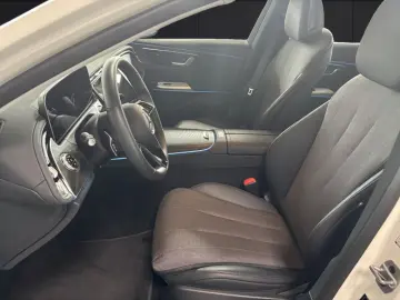 MERCEDES-BENZ E 220 d T Avantgarde Advanced LED Kamera AHK