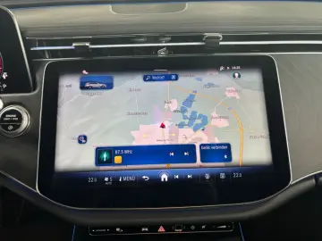 MERCEDES-BENZ E 220 d T Avantgarde Advanced LED Kamera AHK
