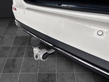 MERCEDES-BENZ E 220 d T Avantgarde Advanced LED Kamera AHK