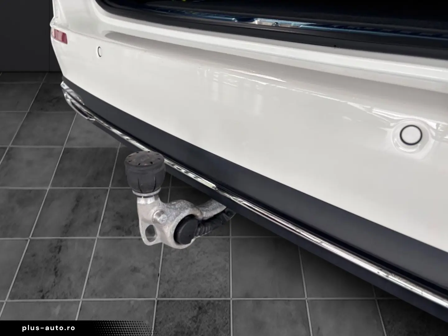MERCEDES-BENZ Clasa E în leasing operațional MOOV