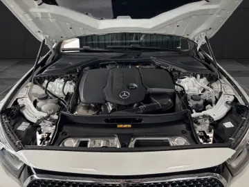 MERCEDES-BENZ E 220 d T Avantgarde Advanced LED Kamera AHK