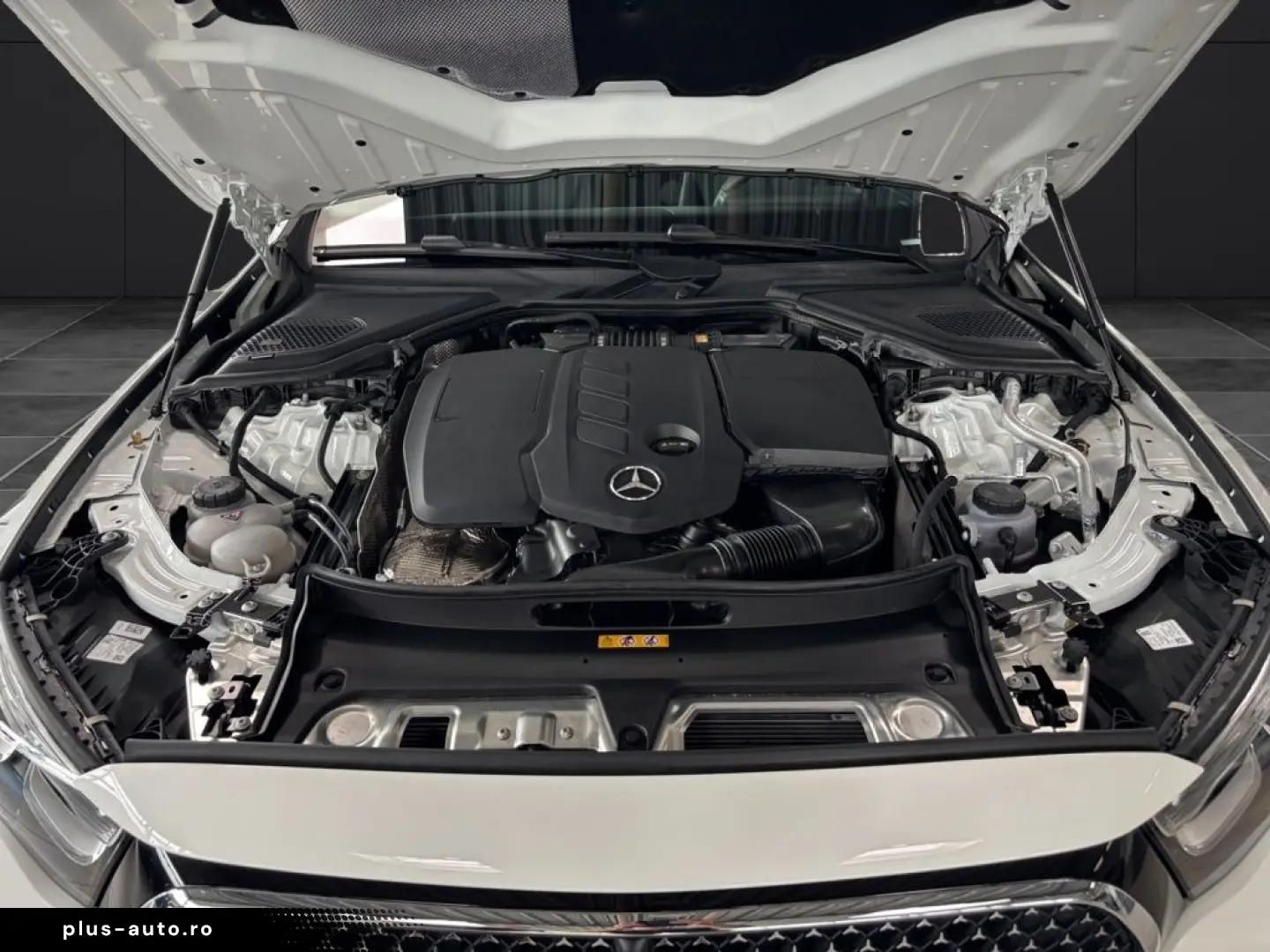 MERCEDES-BENZ Clasa E în leasing operațional MOOV
