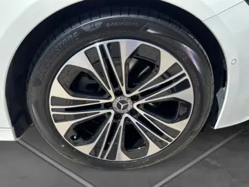 MERCEDES-BENZ E 220 d T Avantgarde Panorama-SD Distronic AHK