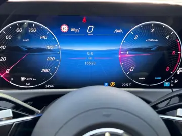 MERCEDES-BENZ E 220 d T Avantgarde Panorama-SD Distronic AHK
