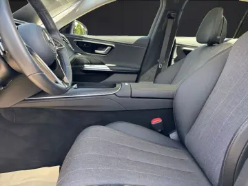 MERCEDES-BENZ E 220 d T Avantgarde Panorama-SD Distronic AHK