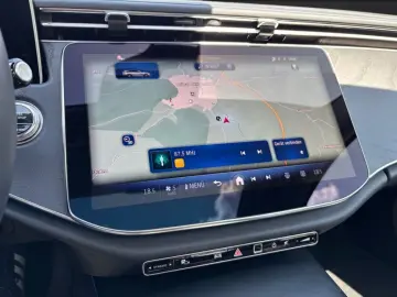 MERCEDES-BENZ E 220 d T Avantgarde Panorama-SD Distronic AHK