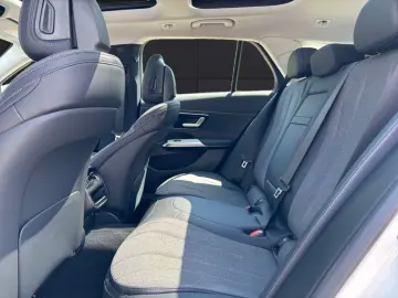 MERCEDES-BENZ E 220 d T Avantgarde Panorama-SD Distronic AHK