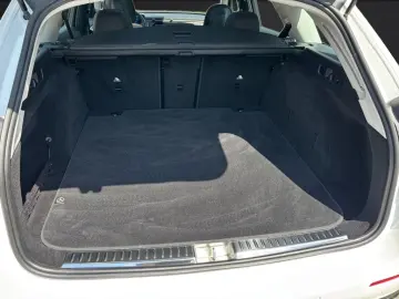MERCEDES-BENZ E 220 d T Avantgarde Panorama-SD Distronic AHK