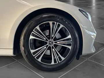 MERCEDES-BENZ E 220 d T Avantgarde Advanced LED Kamera AHK