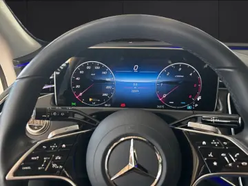 MERCEDES-BENZ E 220 d T Avantgarde Advanced LED Kamera AHK