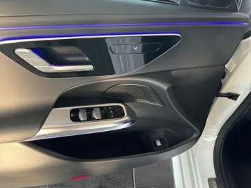MERCEDES-BENZ E 220 d T Avantgarde Advanced LED Kamera AHK