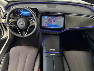 MERCEDES-BENZ E 220 d T Avantgarde Advanced LED Kamera AHK