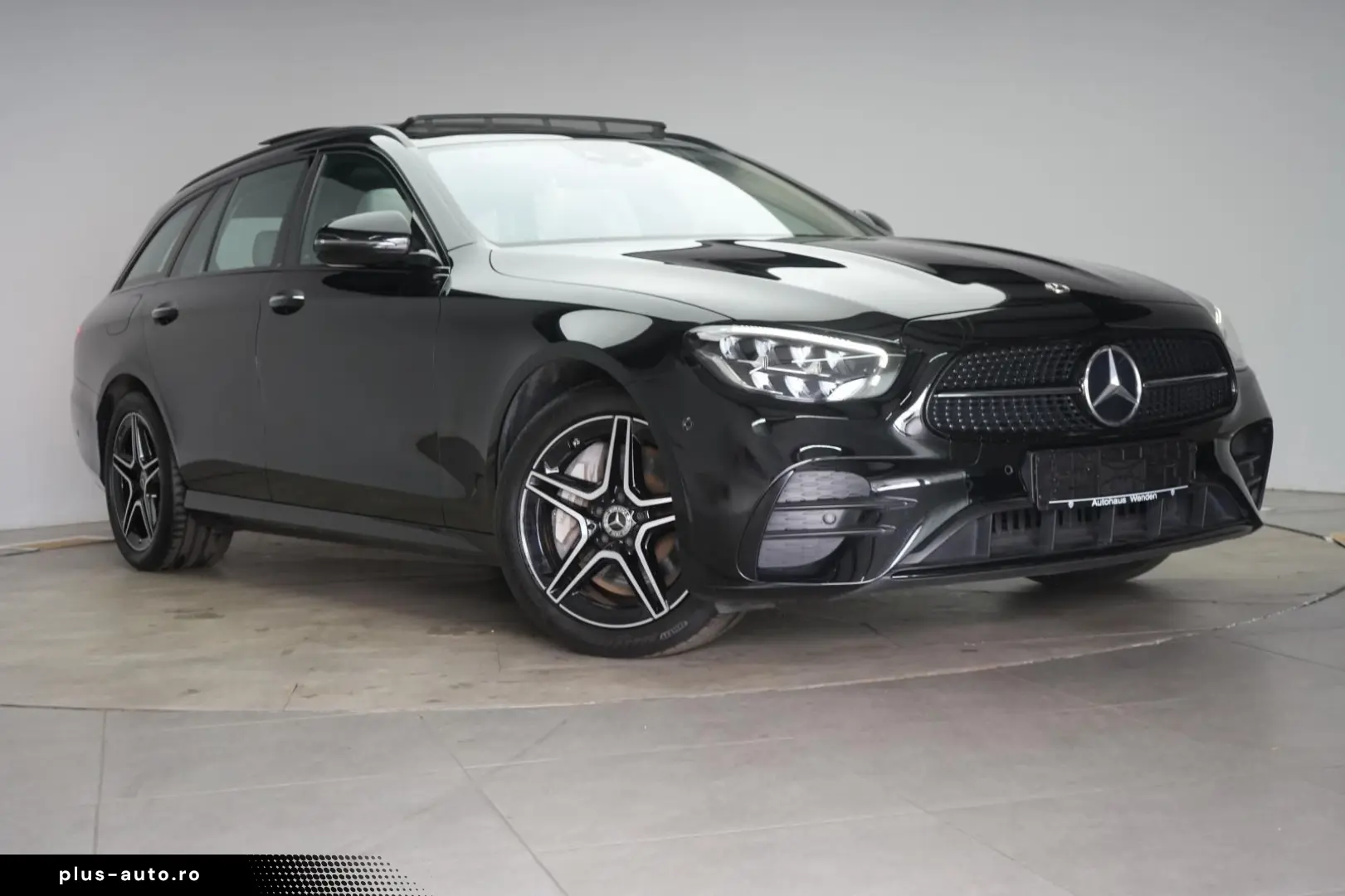 MERCEDES-BENZ E 300 e T 9G-Tronic AMG  Pano Burmester