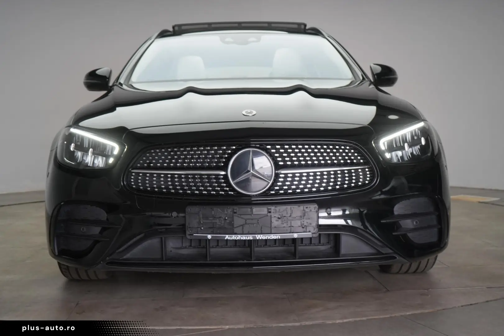 MERCEDES-BENZ E 300 e T 9G-Tronic AMG  Pano Burmester