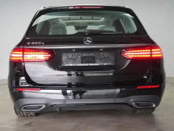 MERCEDES-BENZ E 300 e T 9G-Tronic AMG  Pano Burmester