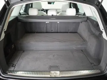 MERCEDES-BENZ E 300 e T 9G-Tronic AMG  Pano Burmester