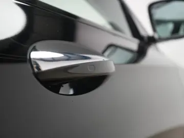 MERCEDES-BENZ E 300 e T 9G-Tronic AMG  Pano Burmester