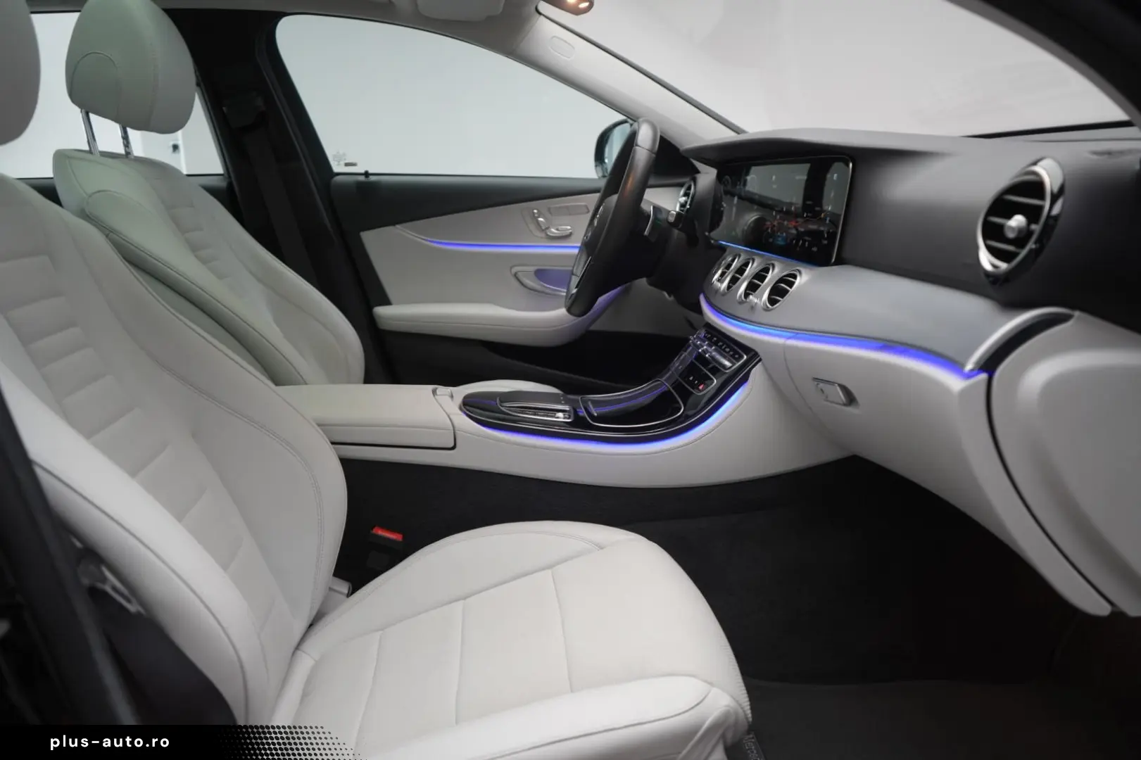 MERCEDES-BENZ E 300 e T 9G-Tronic AMG  Pano Burmester