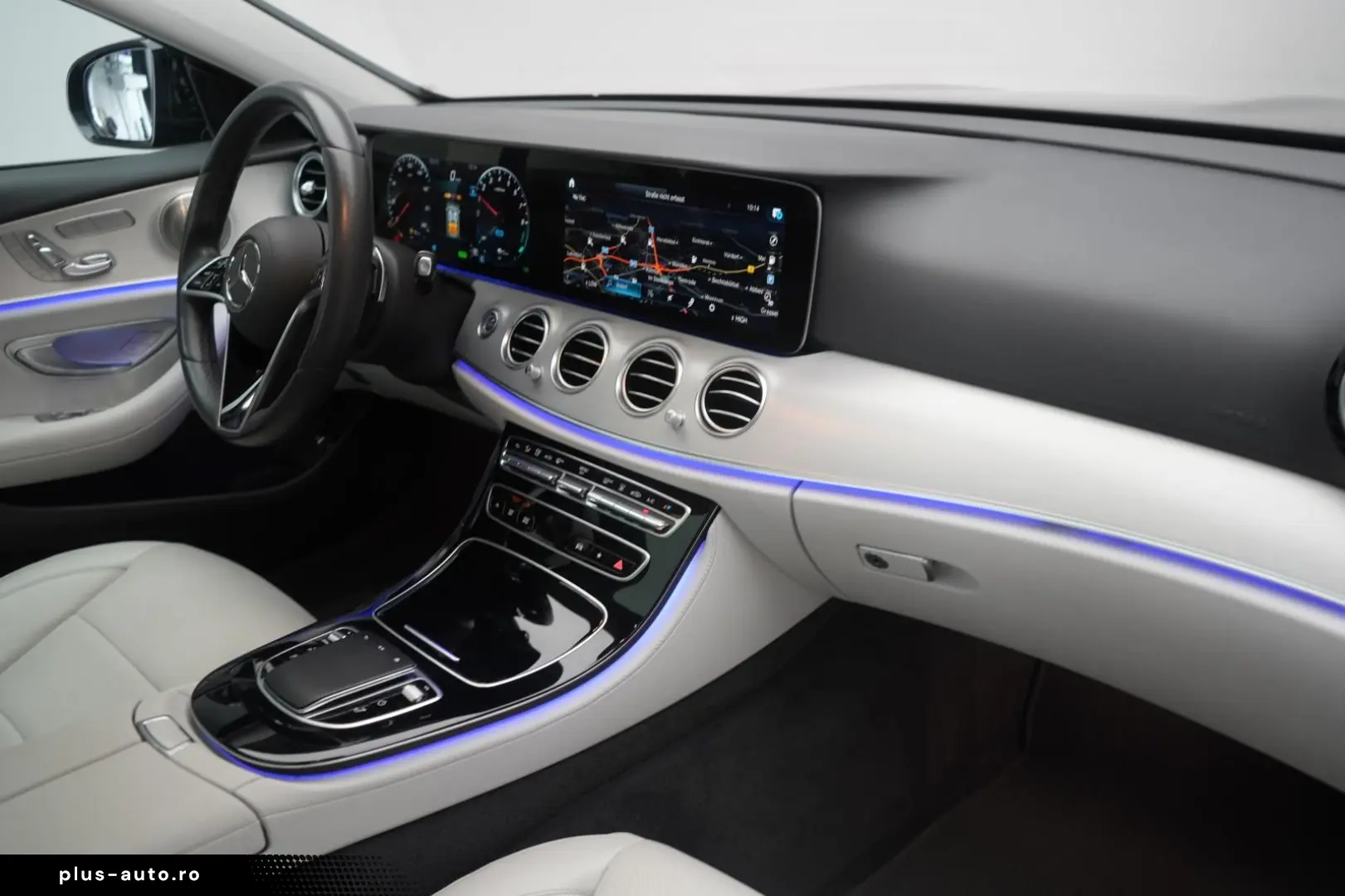 MERCEDES-BENZ E 300 e T 9G-Tronic AMG  Pano Burmester