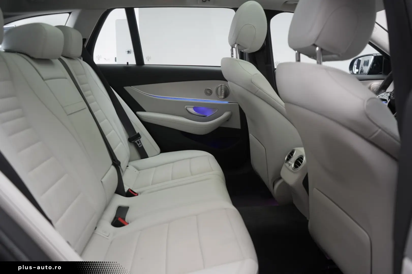 MERCEDES-BENZ E 300 e T 9G-Tronic AMG  Pano Burmester