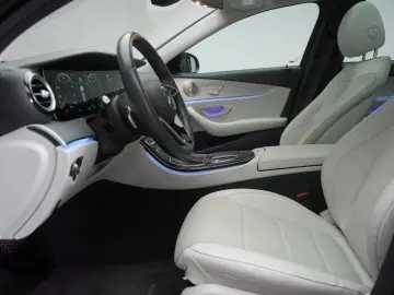 MERCEDES-BENZ E 300 e T 9G-Tronic AMG  Pano Burmester