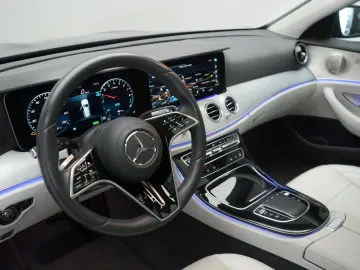 MERCEDES-BENZ E 300 e T 9G-Tronic AMG  Pano Burmester