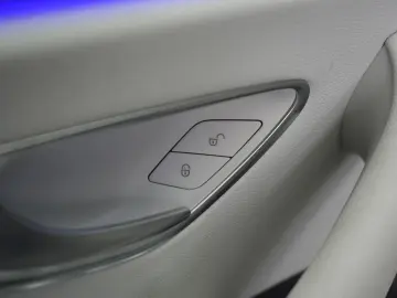 MERCEDES-BENZ E 300 e T 9G-Tronic AMG  Pano Burmester