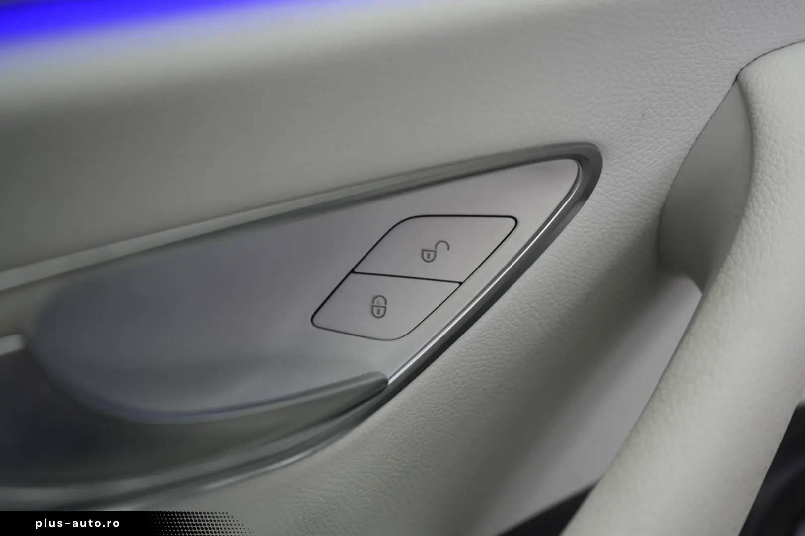 MERCEDES-BENZ E 300 e T 9G-Tronic AMG  Pano Burmester
