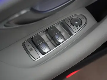 MERCEDES-BENZ E 300 e T 9G-Tronic AMG  Pano Burmester