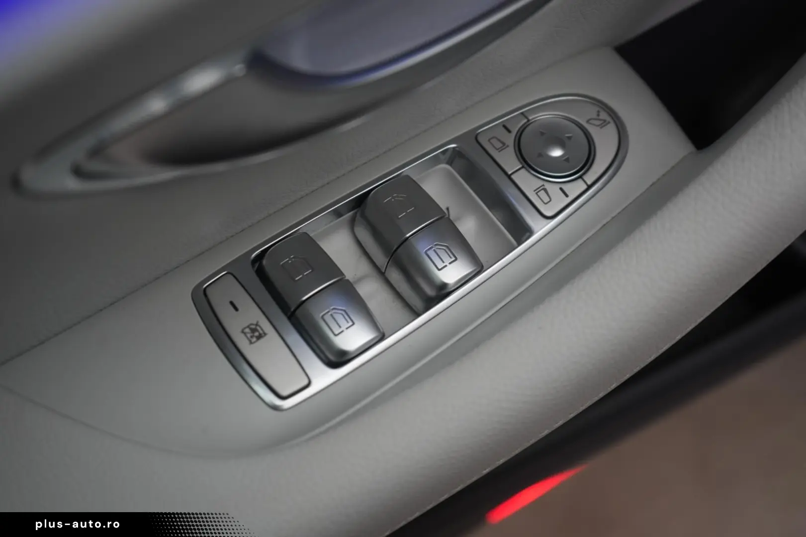 MERCEDES-BENZ E 300 e T 9G-Tronic AMG  Pano Burmester