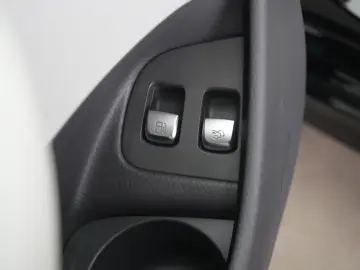 MERCEDES-BENZ E 300 e T 9G-Tronic AMG  Pano Burmester