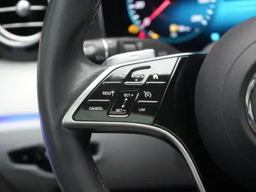 MERCEDES-BENZ E 300 e T 9G-Tronic AMG  Pano Burmester