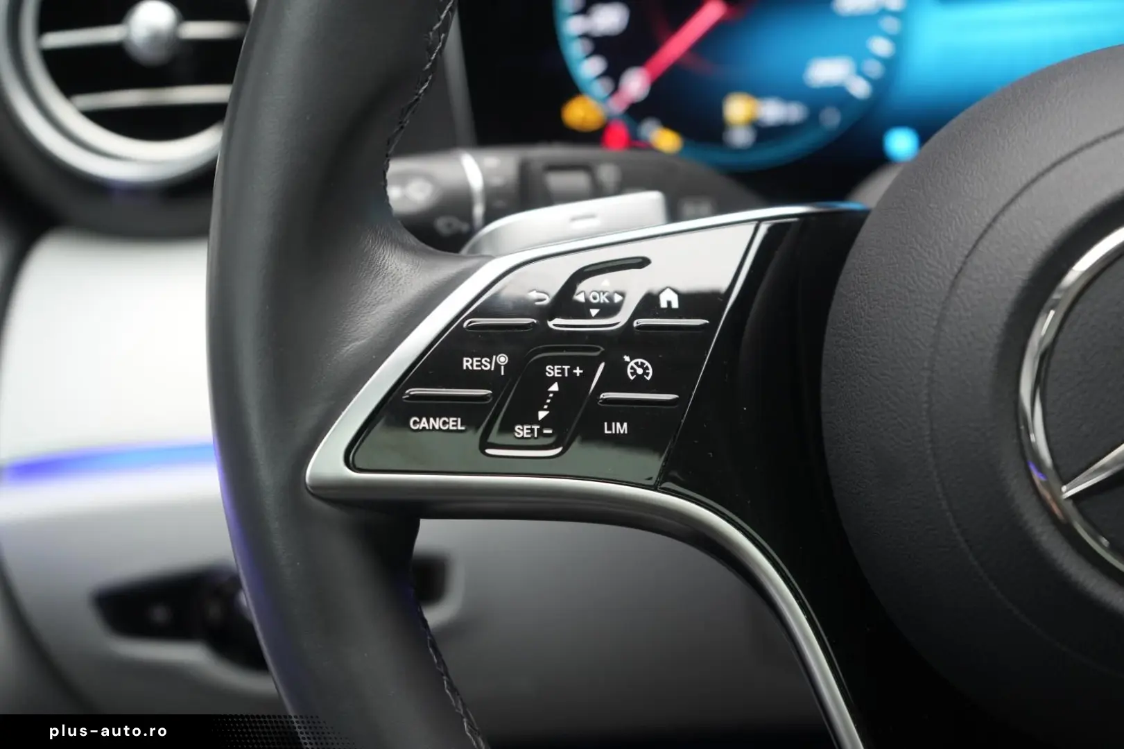 MERCEDES-BENZ E 300 e T 9G-Tronic AMG  Pano Burmester